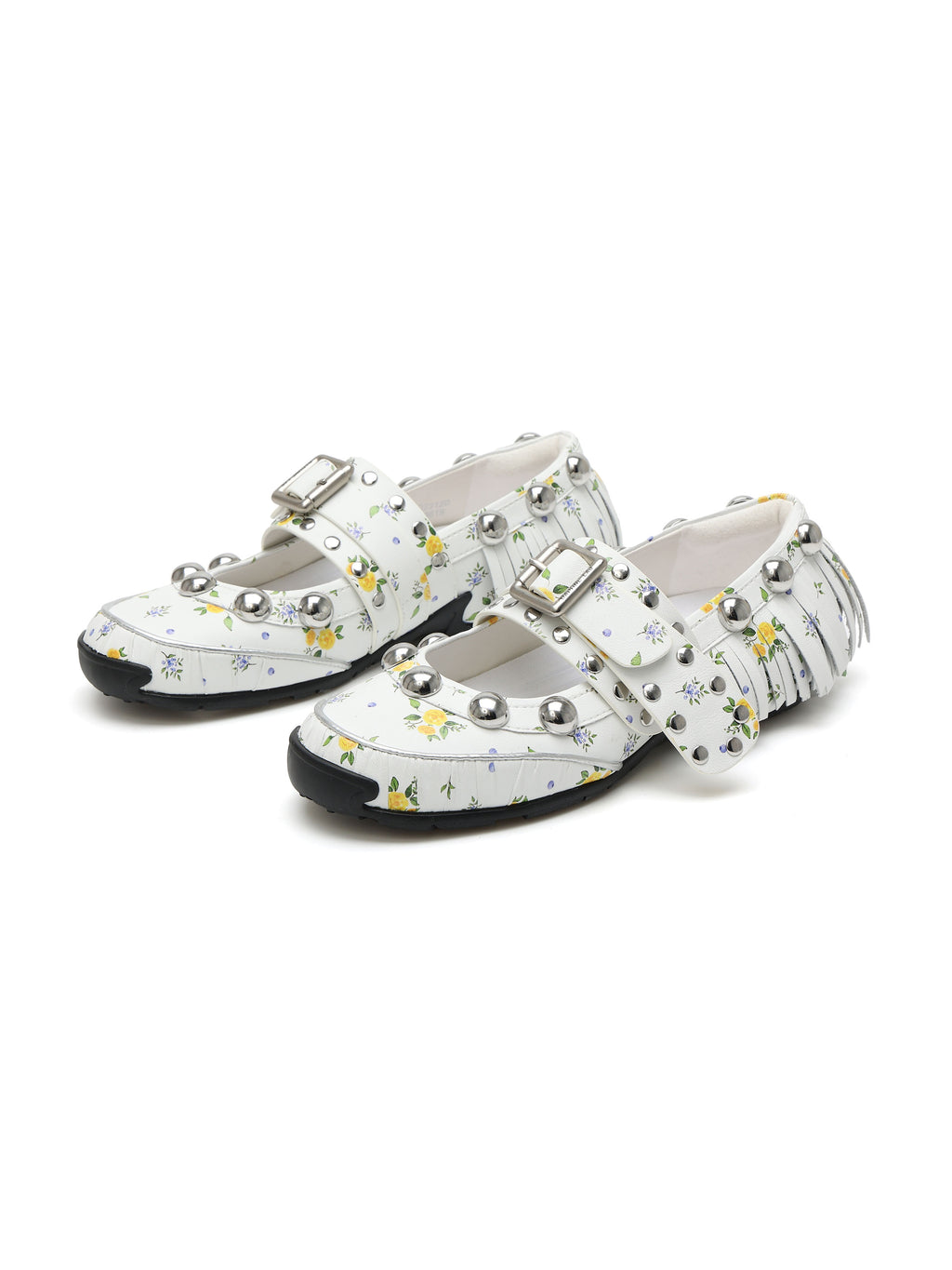 THYIA Mary Jane Ballerinas mit Nietenfransen und Blumenmuster in Weiß