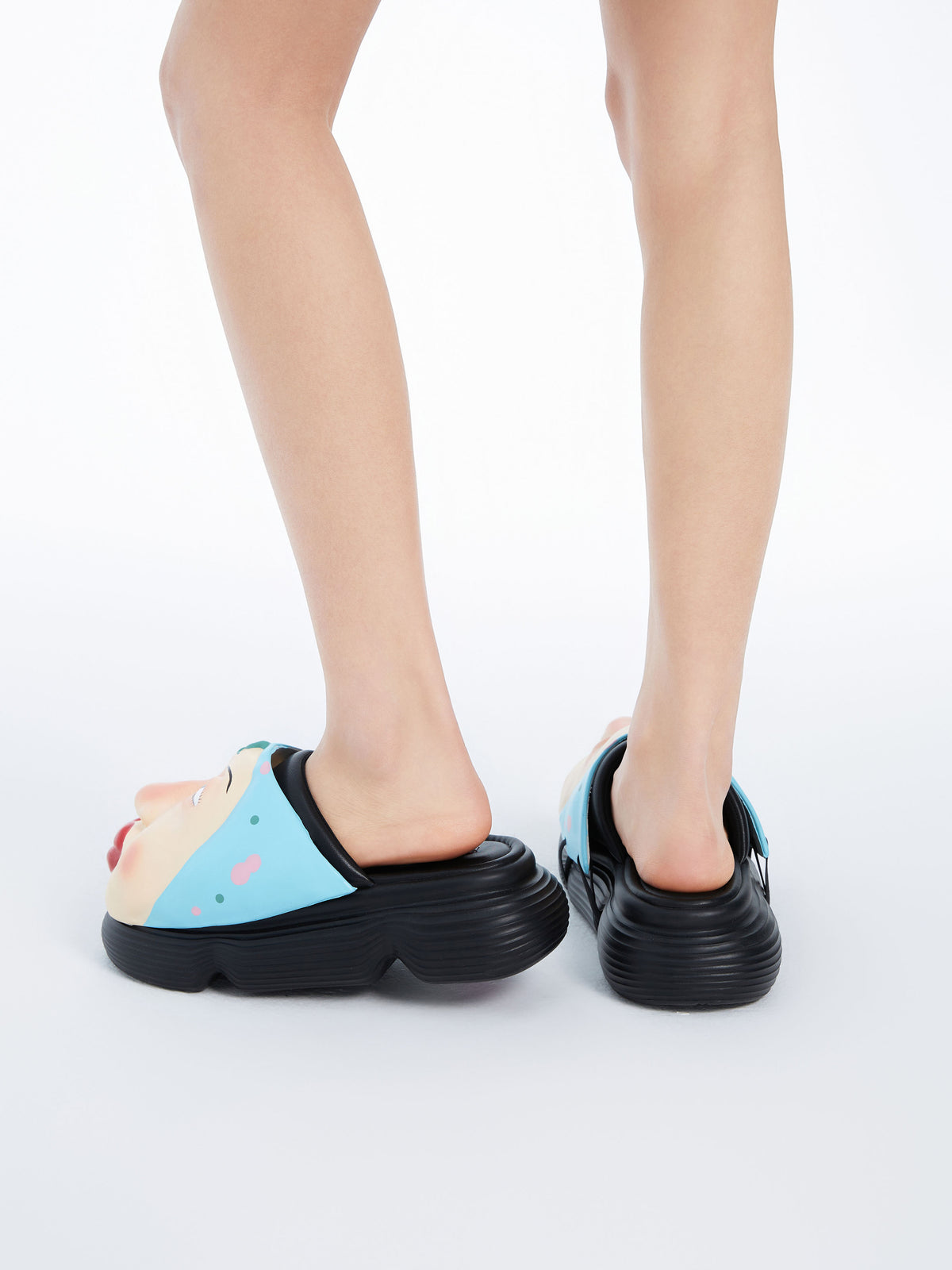 DAPHNE.LAB × QIURUI DU | Detachable Mask Slides Blue