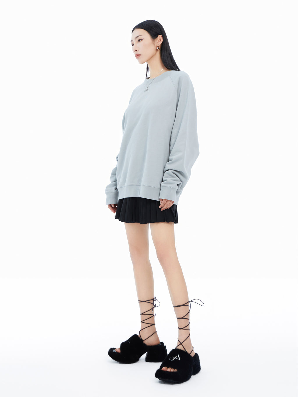 EIONE 퍼 플랫폼 슬라이드 블랙