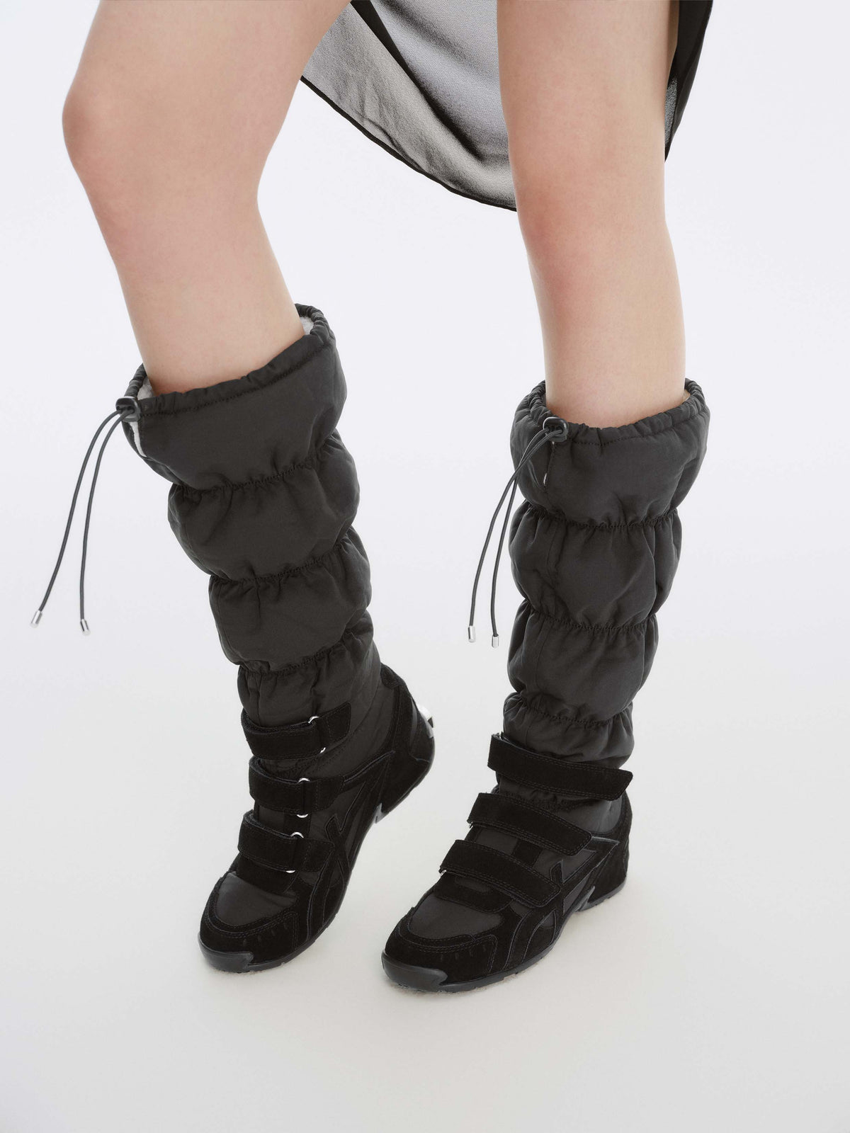HARMONIA Padded Gaiter Knee-High Sneakers Black