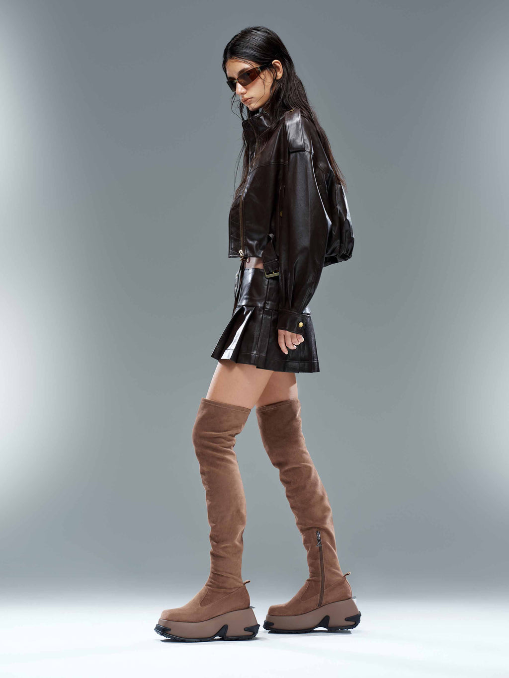 KLYMENE Overknee-Stiefel mit Keilabsatz Khakibraun