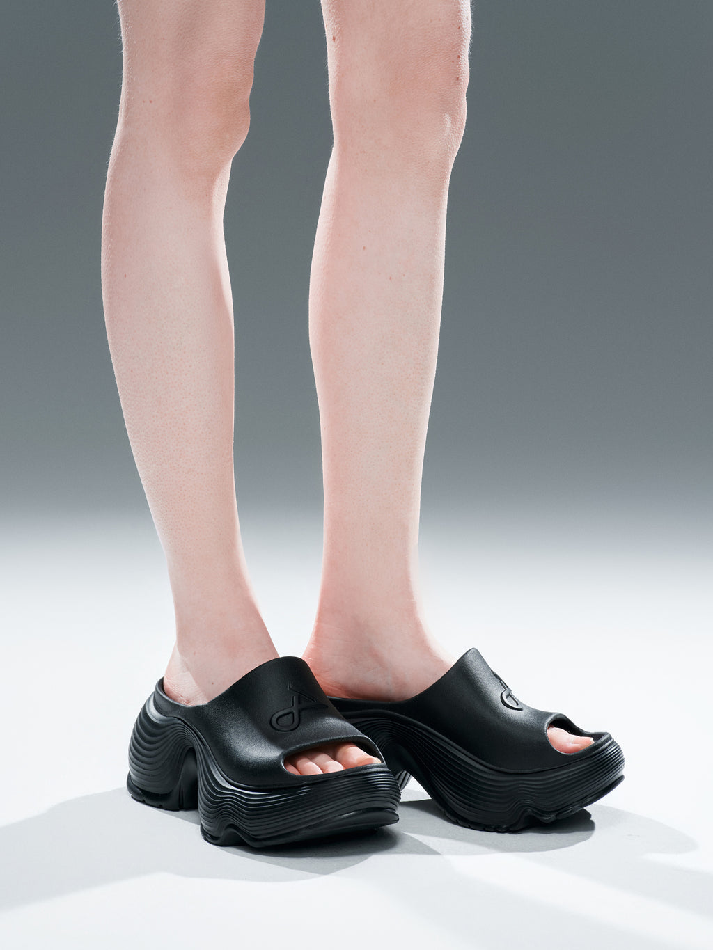 KYMA Wave Platform Slides Black