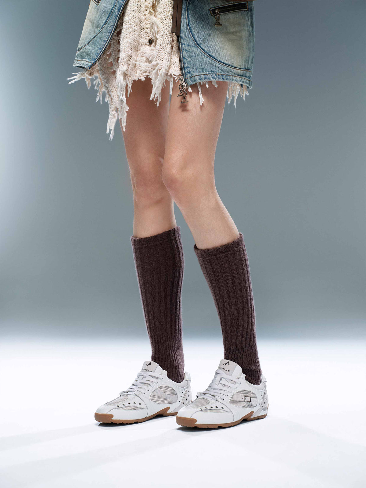 NERINE Hardware Retro-Sneaker Elfenbeinweiß