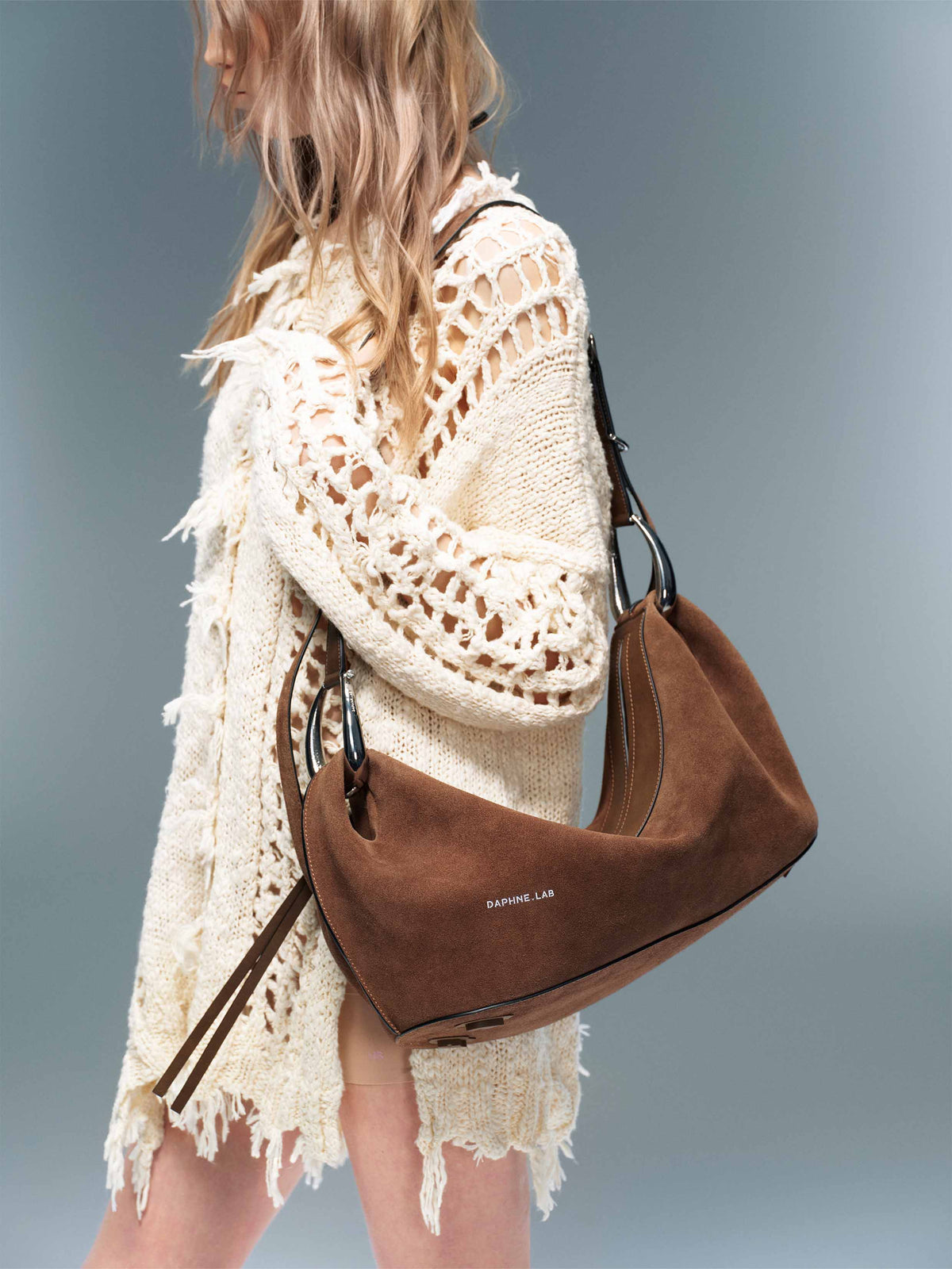 LAMIA XL Fang Schultertasche Braun