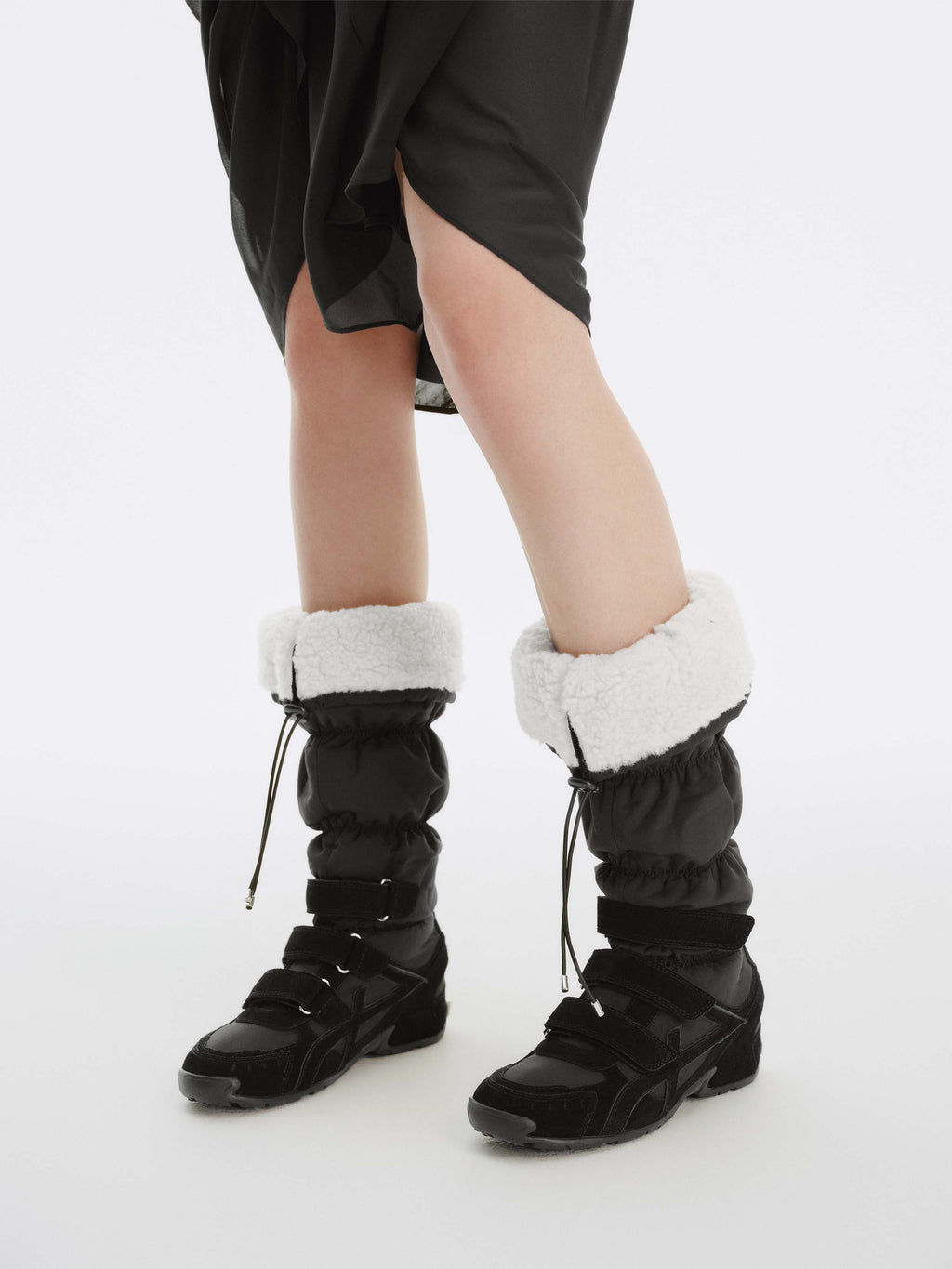 HARMONIA Padded Gaiter Knee-High Sneakers Black