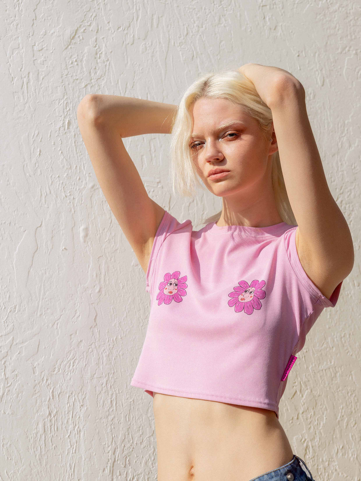 DAPHNE.LAB × QIURUI DU | Face Flower Cropped T-Shirt Hot Pink